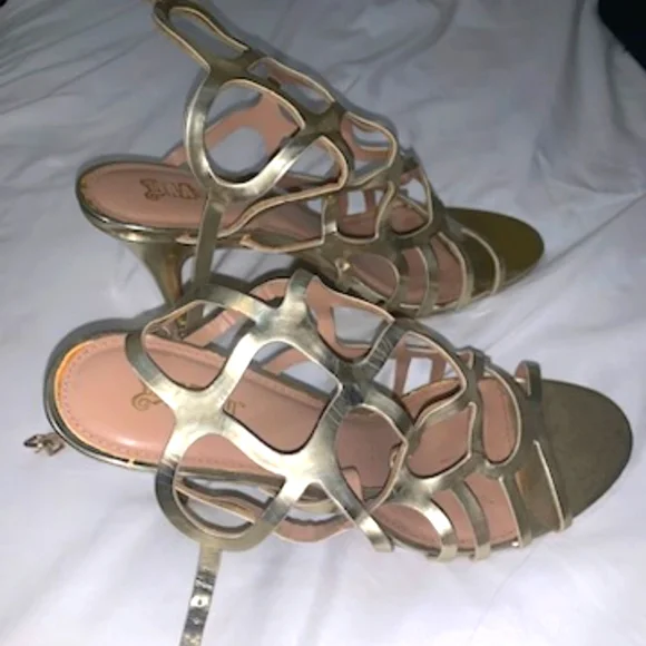 Gladiator Gold Sexy Sandals - Picture 3 of 4